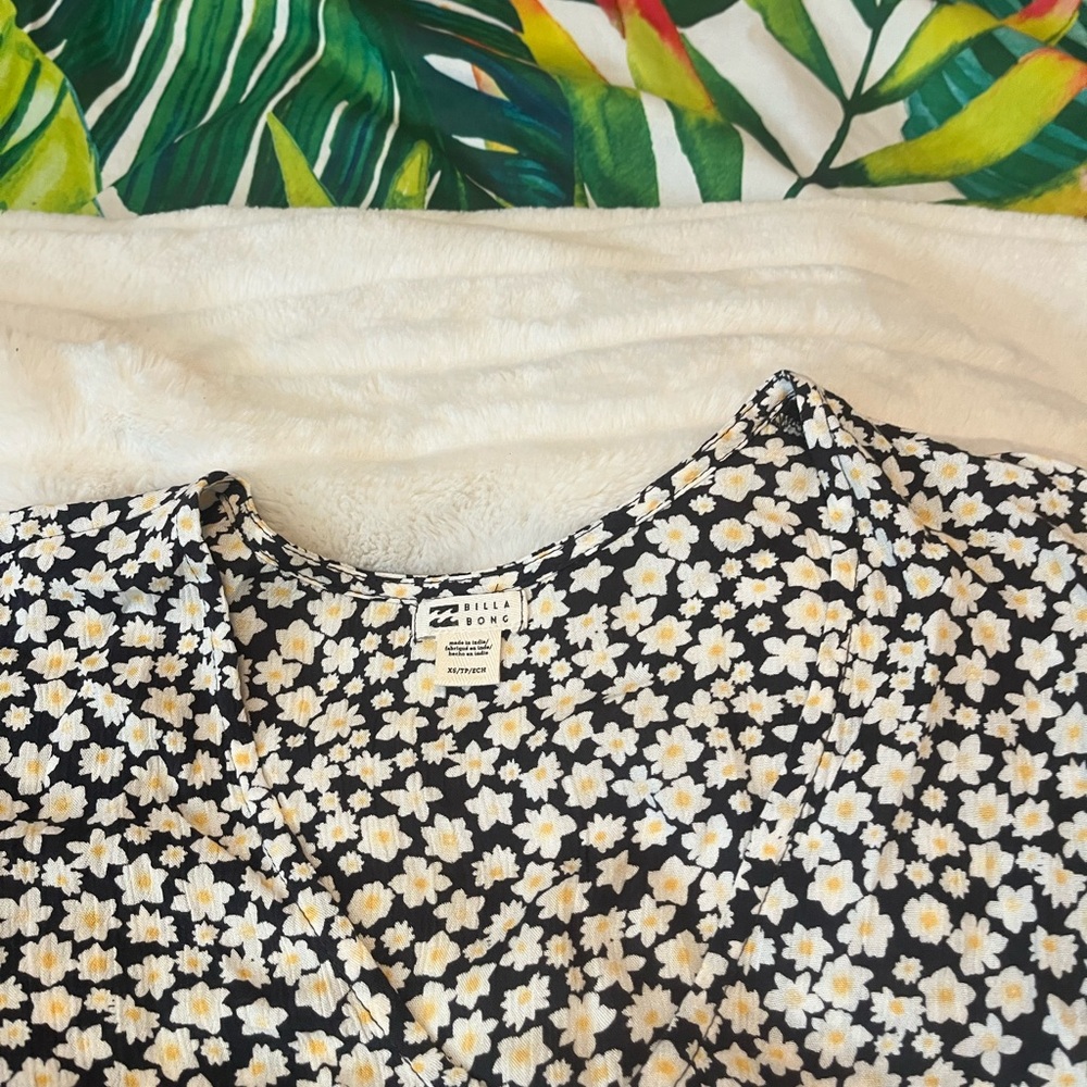 Billabong XS Daffodil Black White Yellow Floral Print Casual Skater School Dress